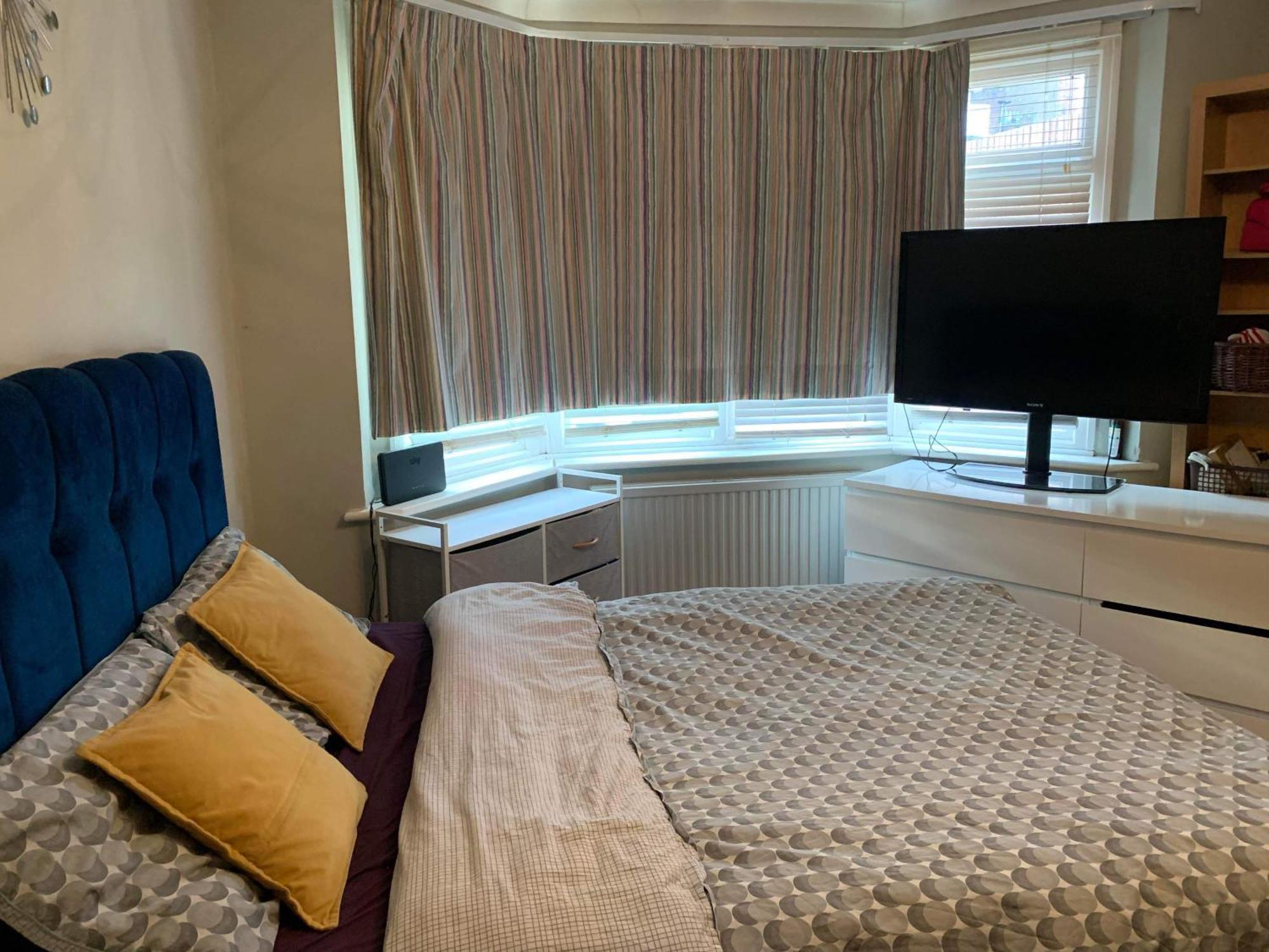 Private Lovely Double Bedroom High Wycombe Bagian luar foto